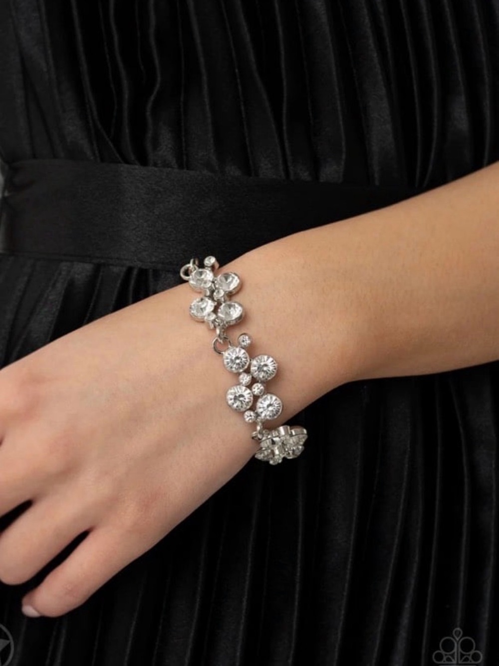 Paparazzi Old Hollywood Blockbuster Bracelets - Set of 2